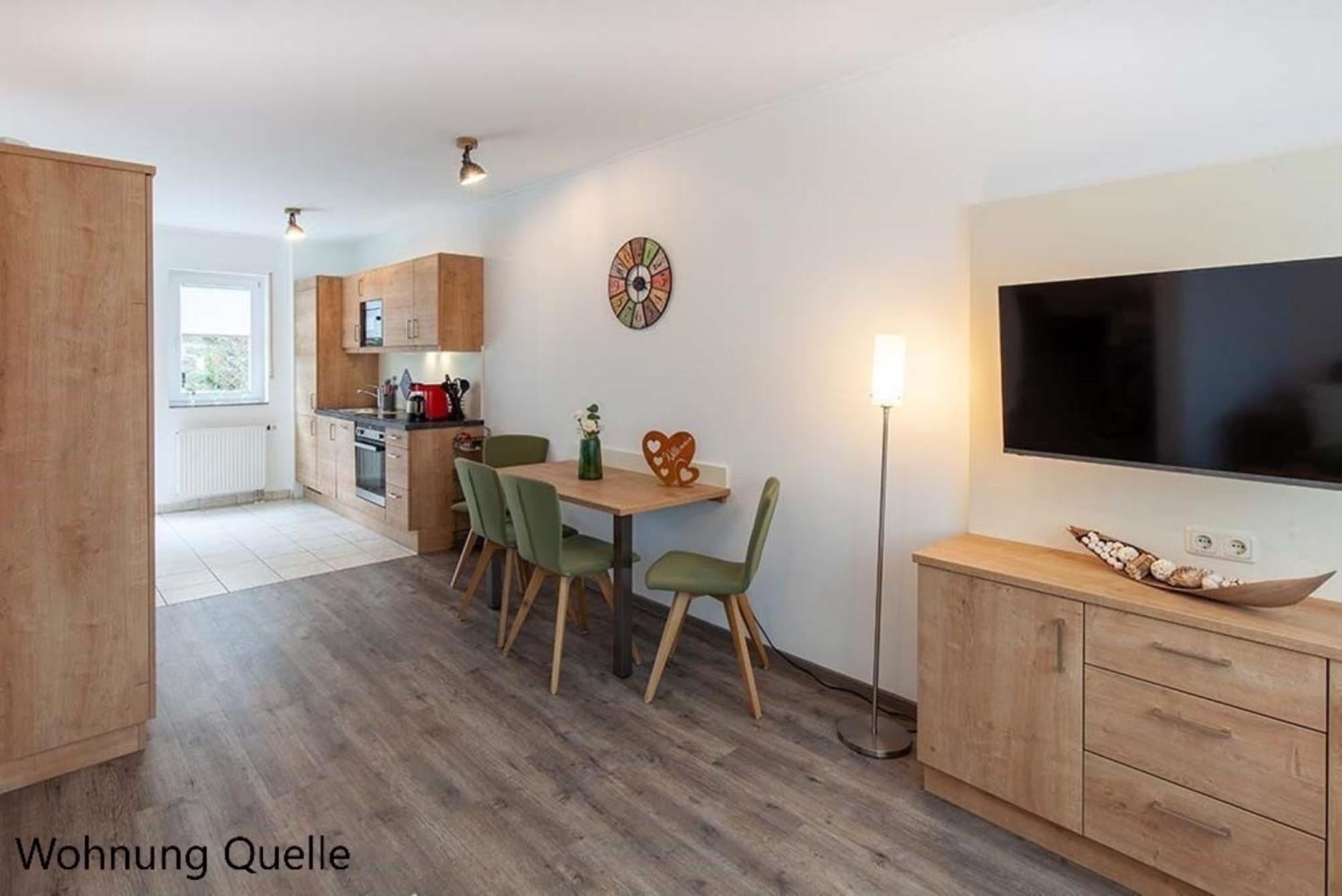 Gaestehaus Zur Quelle Wächtersbach エクステリア 写真